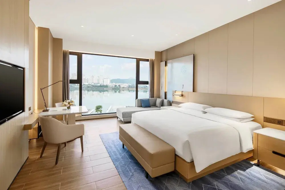 Standard Double room with river view (full double bed)