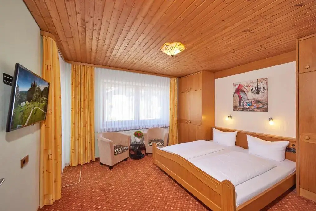 Standard Double room (full double bed)