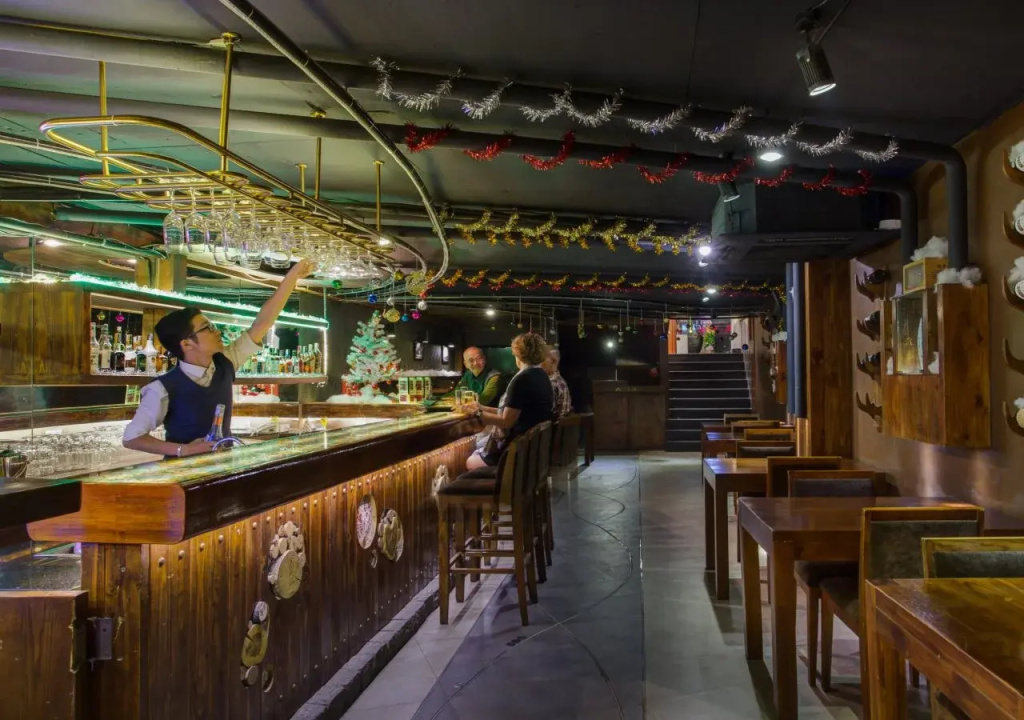 Food & Beverage