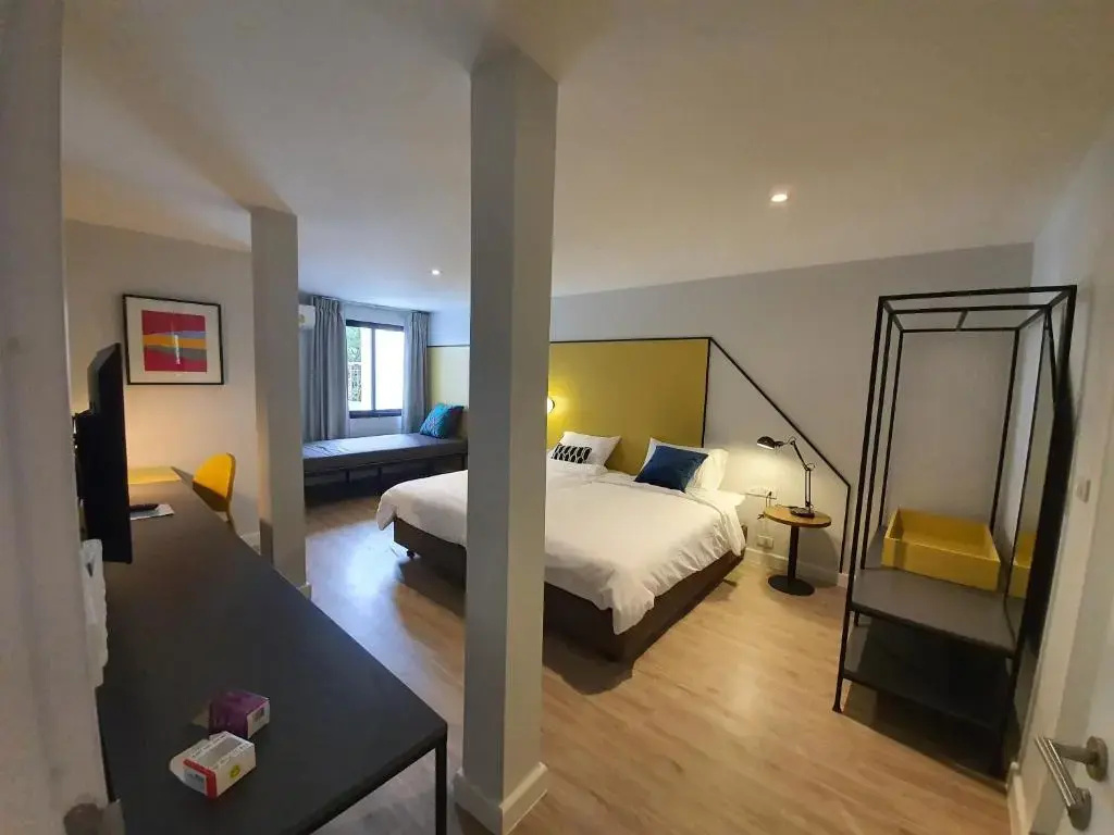 Deluxe Double room (full double bed)