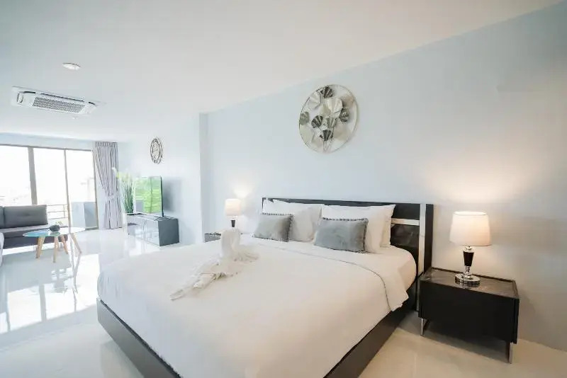 Люкс Standard с балконом в Club Bamboo Boutique Patong Beach Resort