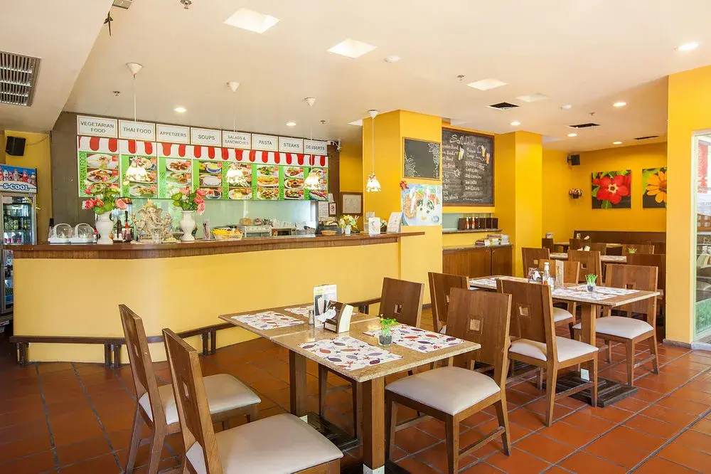 Food & Beverage