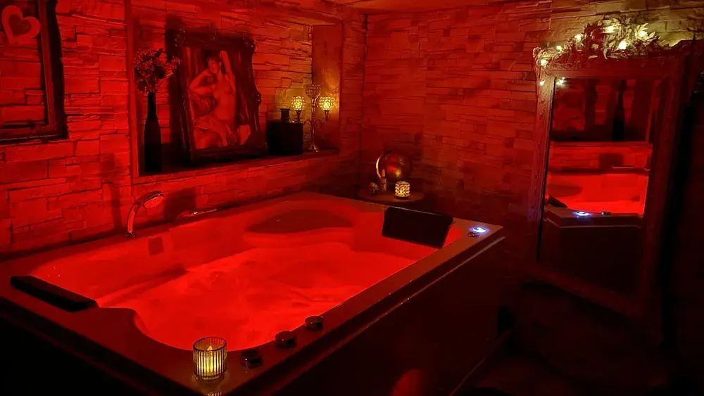 Afficher la photo 8 — La suite inoubliable Avec jacuzzi