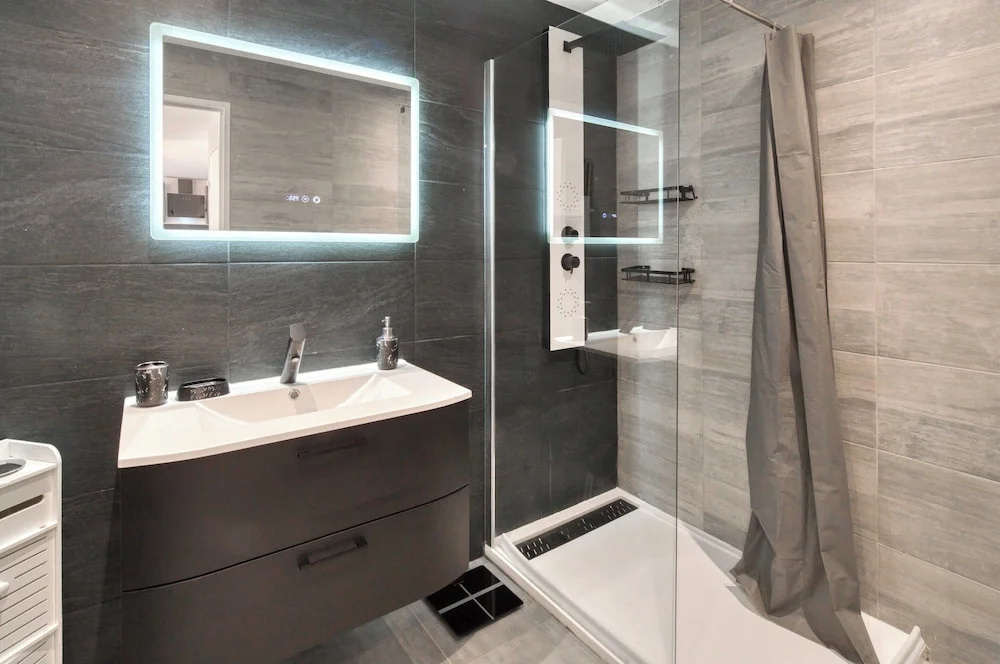 Afficher la photo 8 — A/C 2bdr/6p Flat Just two Minutes From the Beach!
