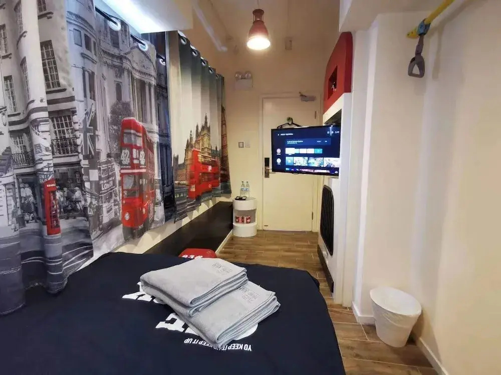 Economy room