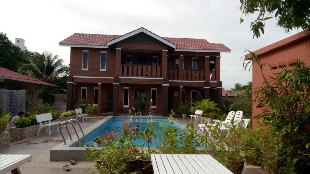 Deluxe Double room (full double bed)