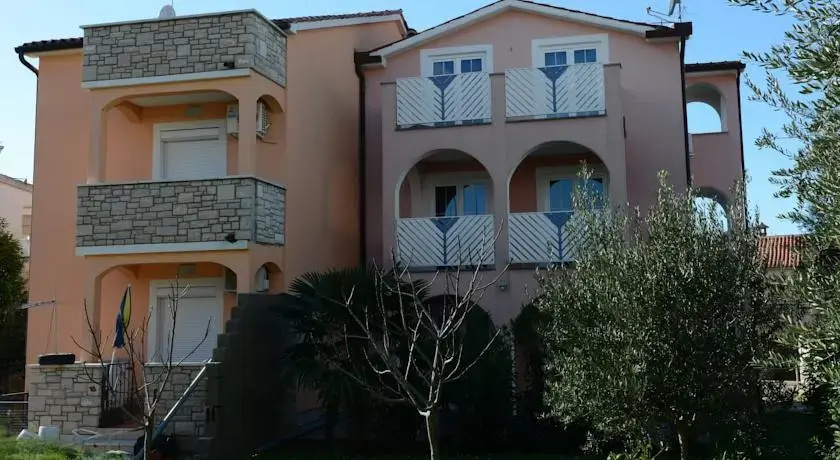 Apartment 1695