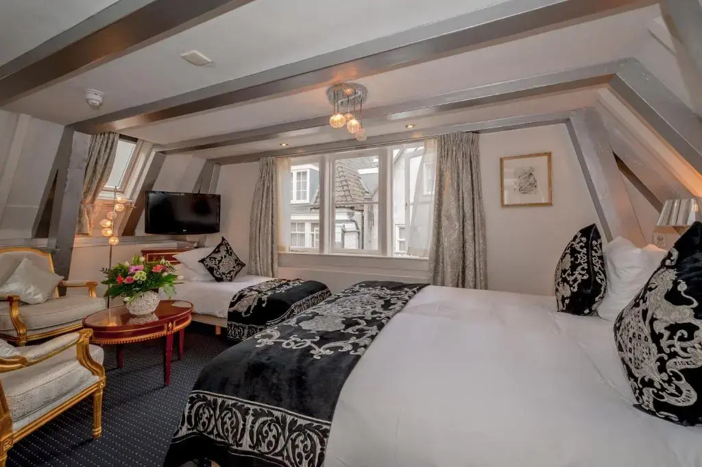 Ambassade Hotel - Chambres