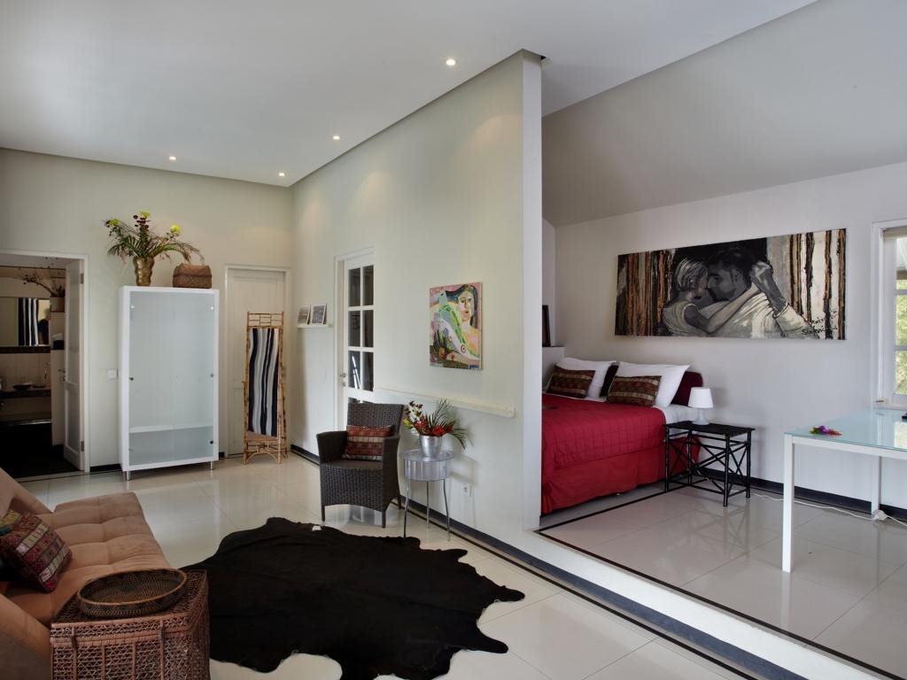 Casa Artista by Villa Kresna by null