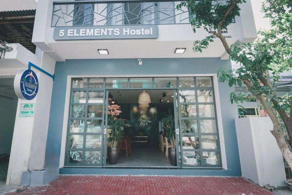 5 Elements Hostel