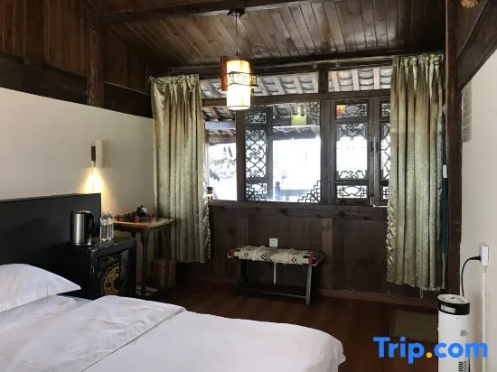 Standard Double room with courtyard view (full double bed)