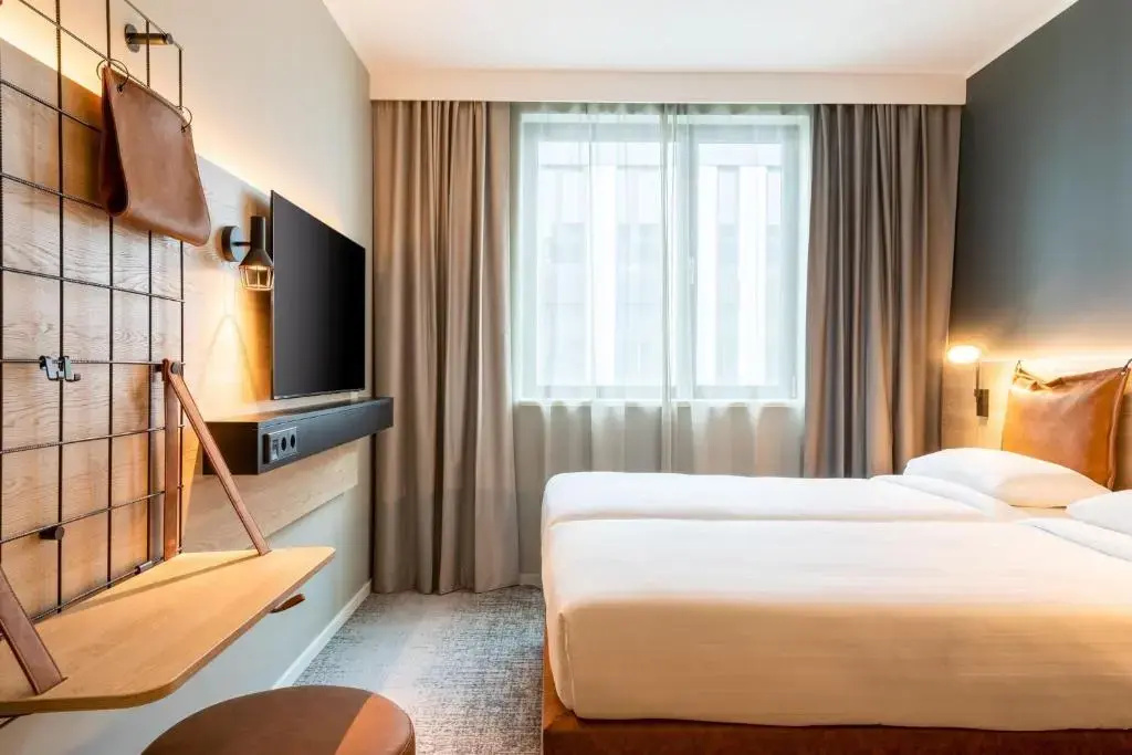 Moxy Sleeper Double room (twin beds)