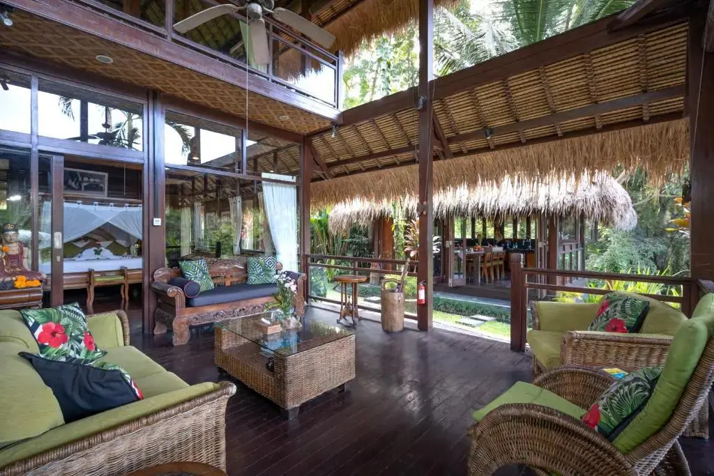 3 Bedrooms Villa