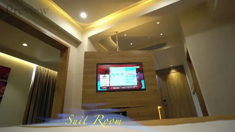 Luxury Suite