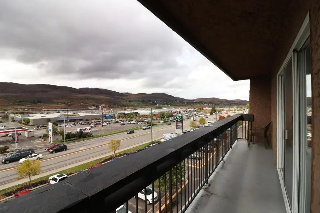 Divya Sutra Plaza and Conference Centre, Vernon, BC - Chambres