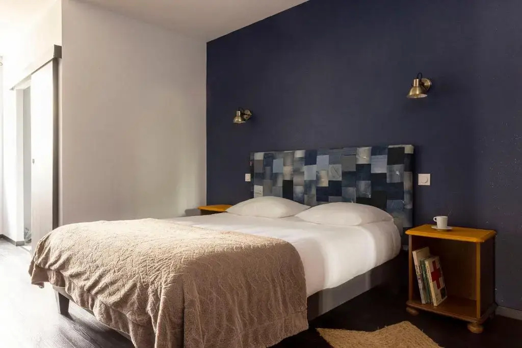 Standard Double room (full double bed)