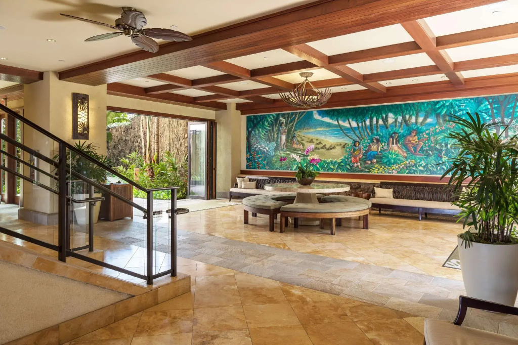 Lobby & Reception