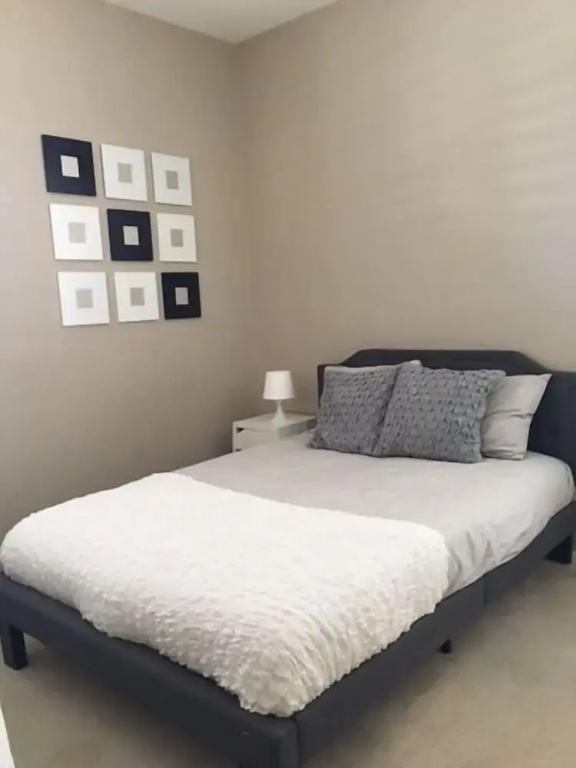 3BR Goodyear Home Pvt Pool Sleeps 8 - фото 4