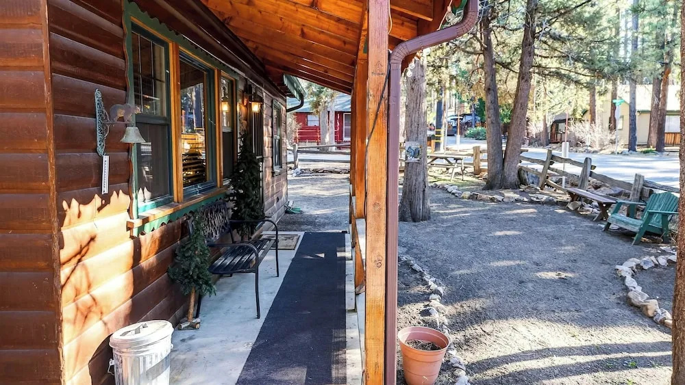 The Nut House by Avantstay Wooded Cabin + Game Room + Arcade + Foosball Near Big Bear Lake + Bear Mountain + Village Shops