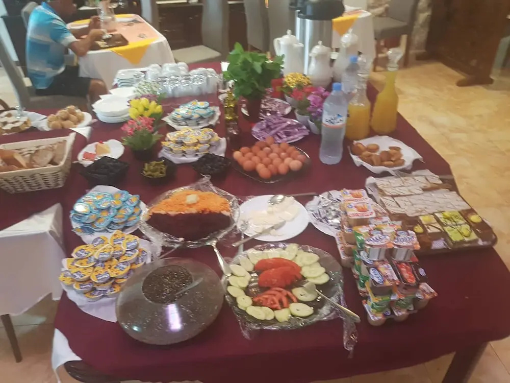 Food & Beverage