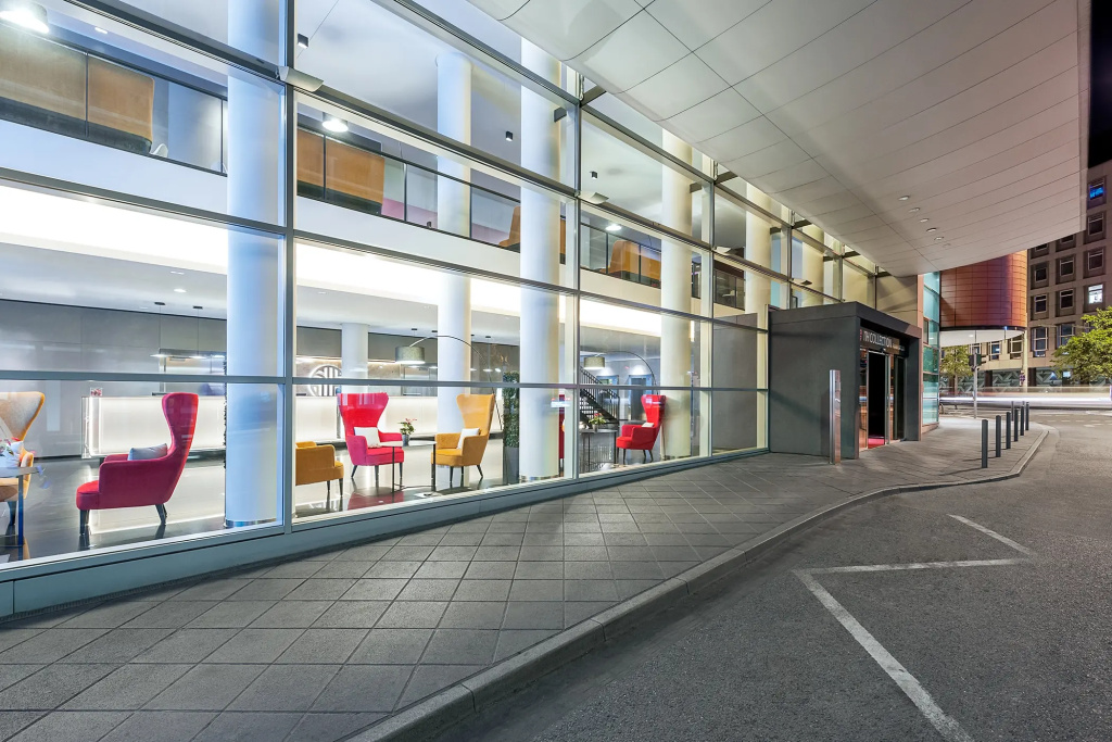 Lobby & Reception