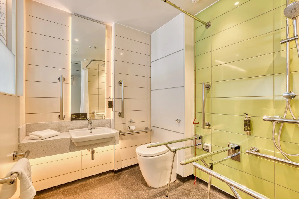 Отель Hub By Premier Inn London - Soho в Лондоне