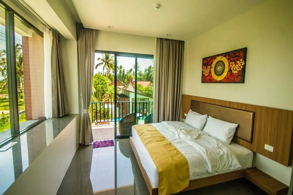 Deluxe Double room with balcony (full double bed)