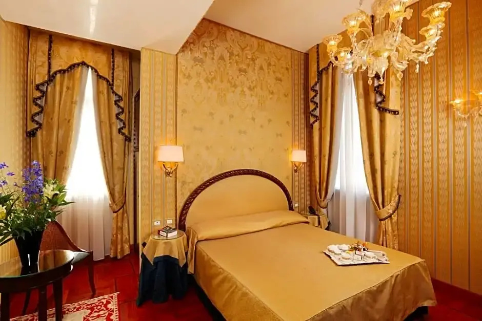 Deluxe Double room (twin beds)