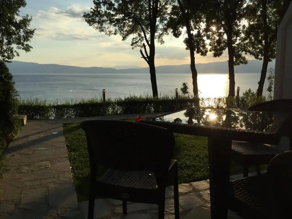 Golden Sunset Apartments - фото 10