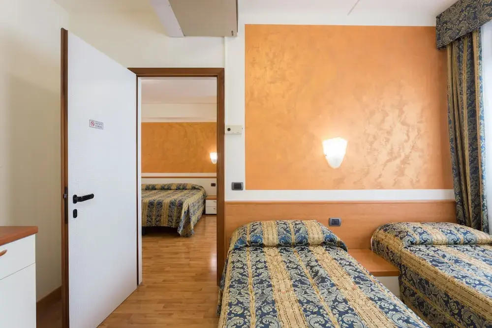 2 Bedrooms Standard Family room