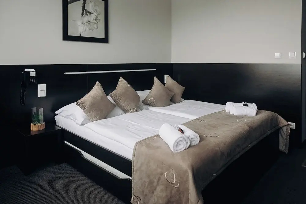 Economy room