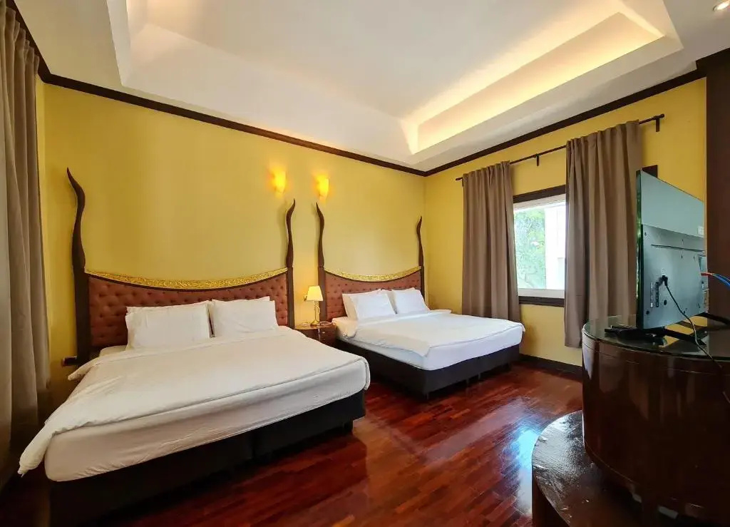 Standard Quadruple room with balcony