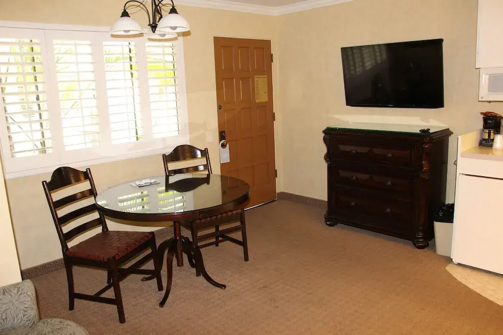 Double Junior Suite (full double bed)