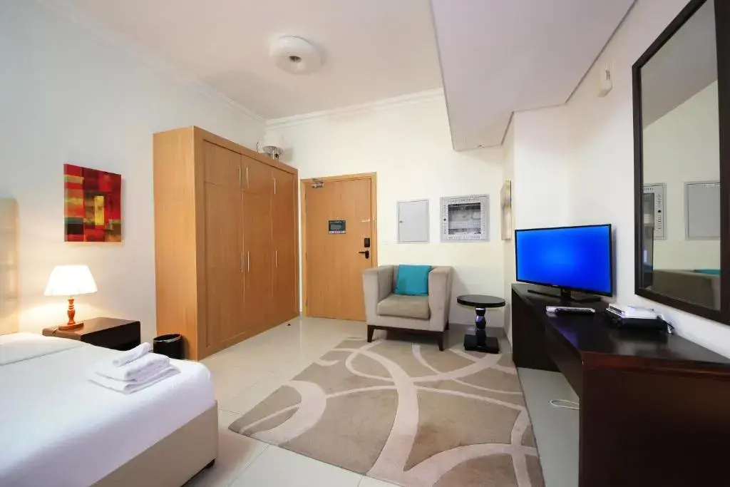 Signature Holiday Homes - Luxury Studio Apartment Al Barsha South Dubai — фото