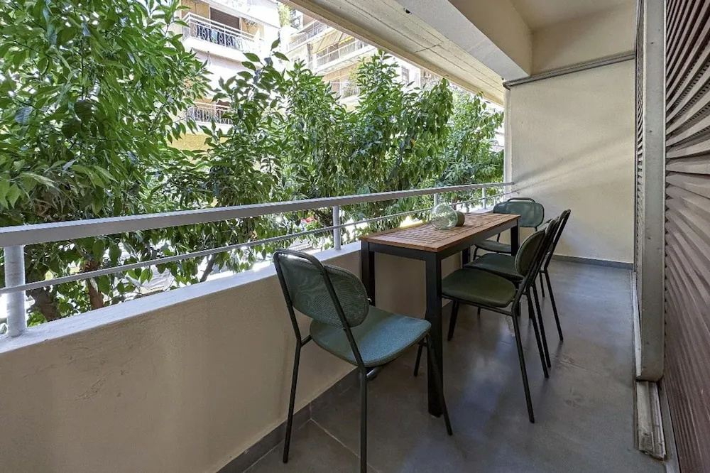 LIV - Modern Comfort Oasis in Pagrati