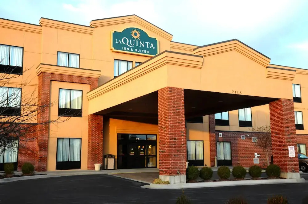 La Quinta Inn & Suites Springfield Airport Plaza