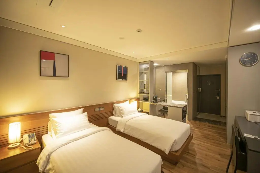 J-One Hotel — 4