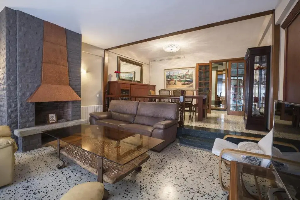 R54 Apartamento Montserrat 11-2