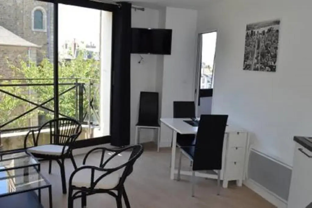 Apartment with balcony