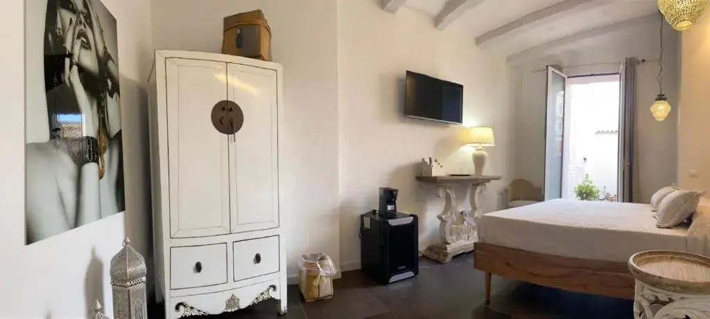 Standard Double room with garden view (full double bed)