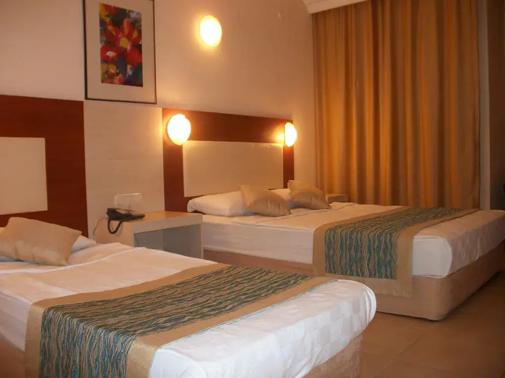 Standard Triple room with balcony
