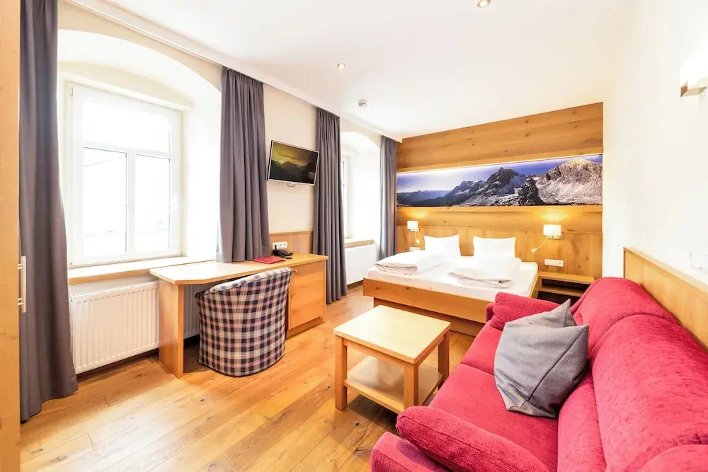 Comfort Double room with city view (full double bed)