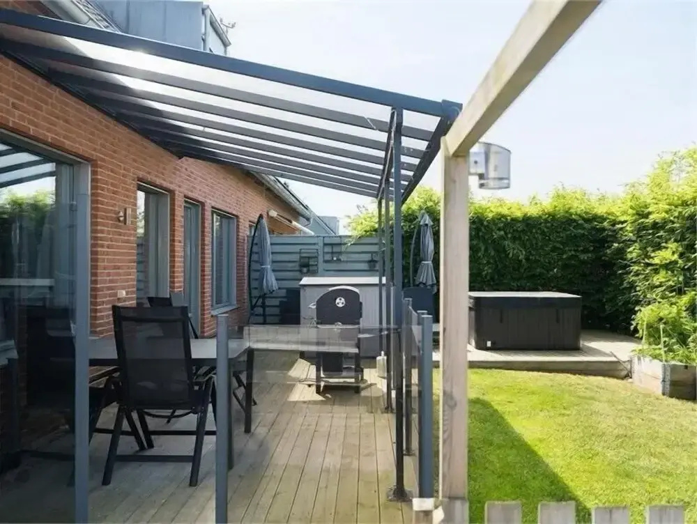 5-bed-rooms House With Jacuzzi, Free Parking, and 2 Toilets-bath in Malmö