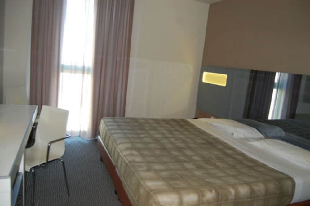 Idea Hotel Plus Savona - Chambres