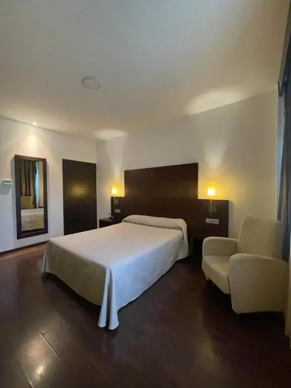 Standard Double room with balcony (full double bed)