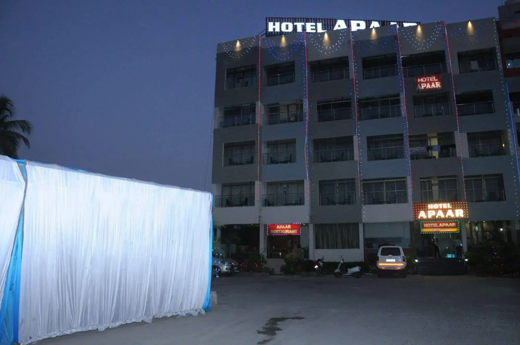 Hotel Apaar with Sea Face Garden Restaurant
