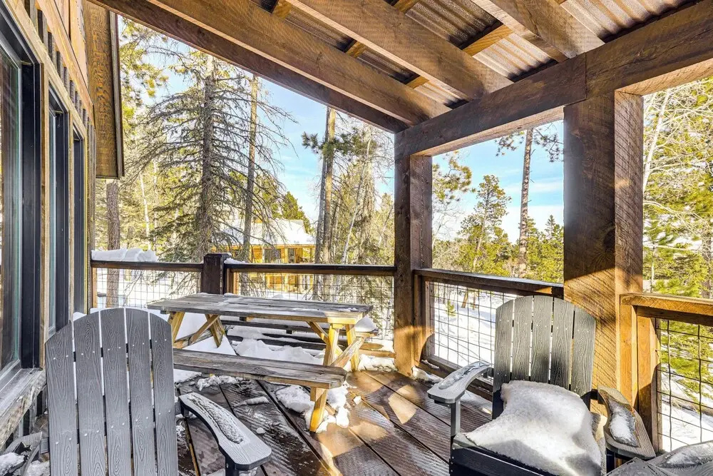 5 Mi to Terry Peak: Spacious Lead Cabin w/ Hot Tub