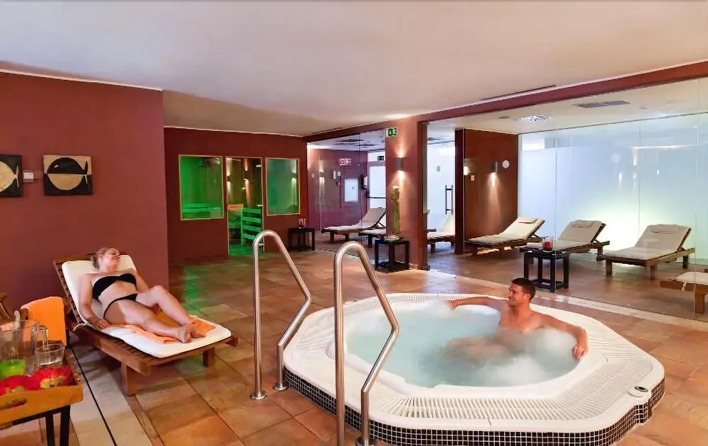 Hotel photo 12