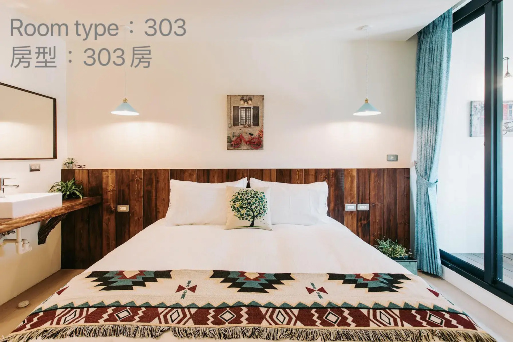 Superior Double room (full double bed)