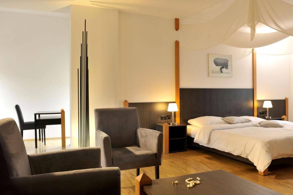 Breuer’s Rudesheim Castle Hotel by null